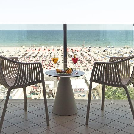 Hotel Regina Fronte Mare 里米尼 外观 照片