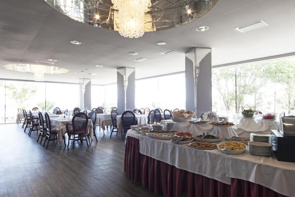 Hotel Regina Fronte Mare 里米尼 外观 照片