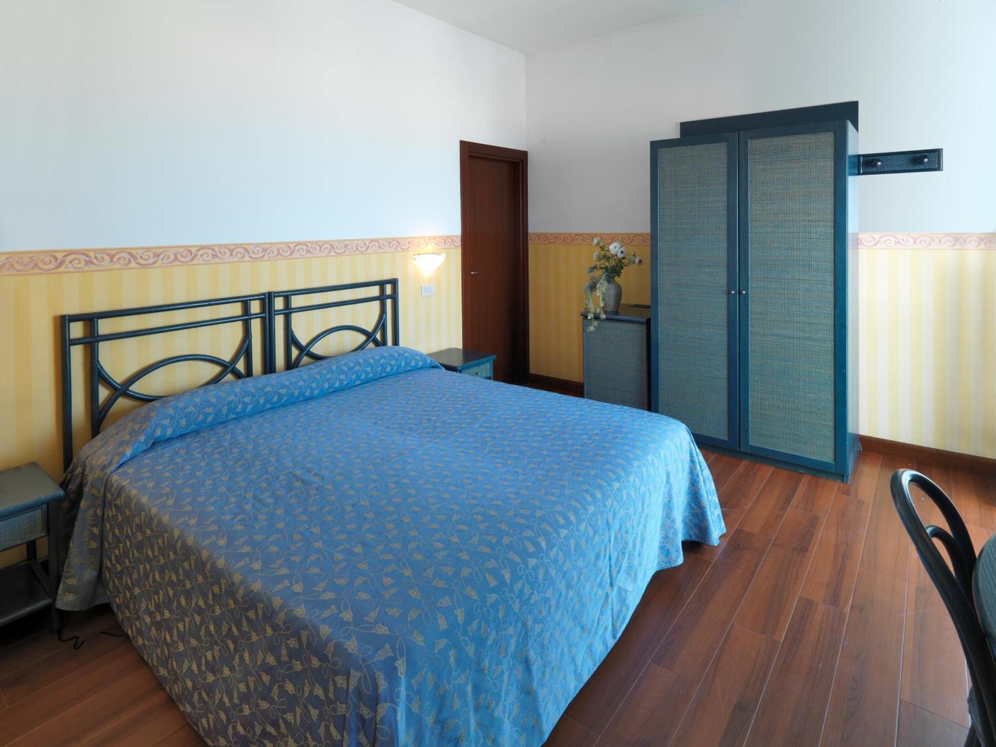 Hotel Regina Fronte Mare 里米尼 外观 照片