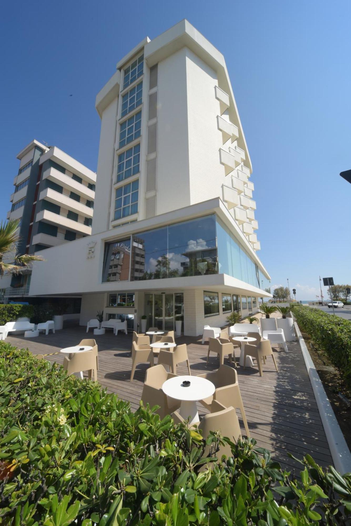 Hotel Regina Fronte Mare 里米尼 外观 照片