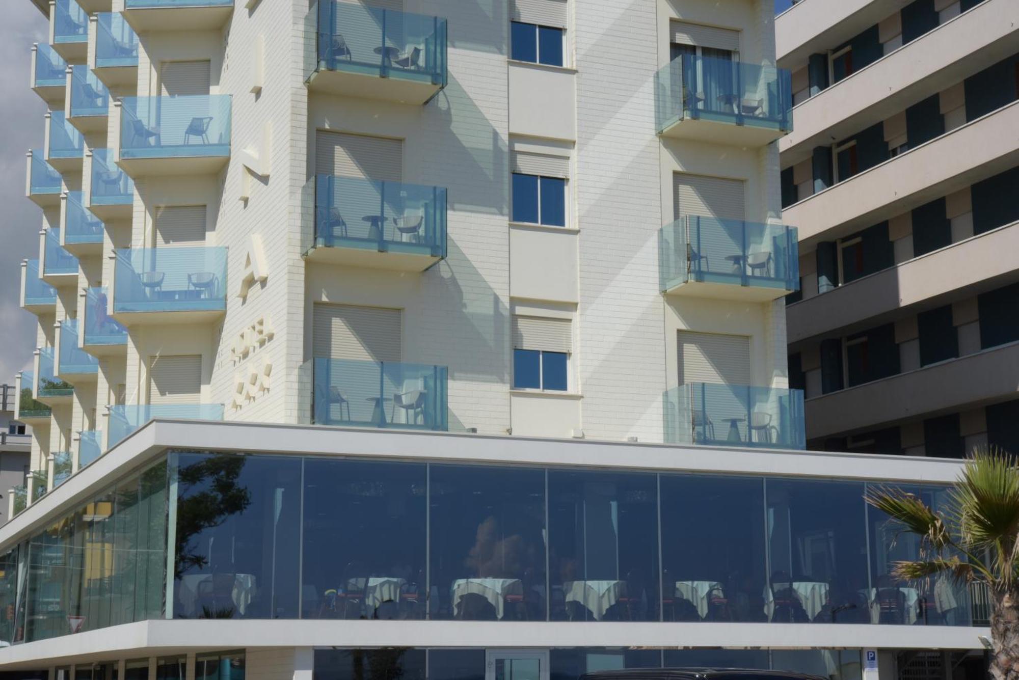 Hotel Regina Fronte Mare 里米尼 外观 照片