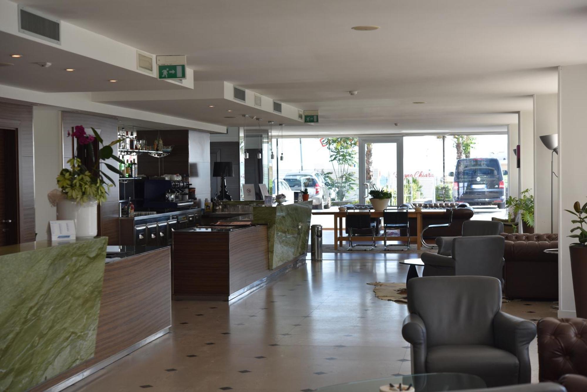 Hotel Regina Fronte Mare 里米尼 外观 照片