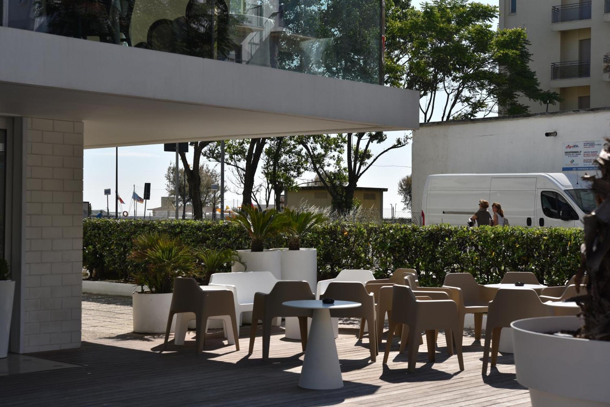 Hotel Regina Fronte Mare 里米尼 外观 照片