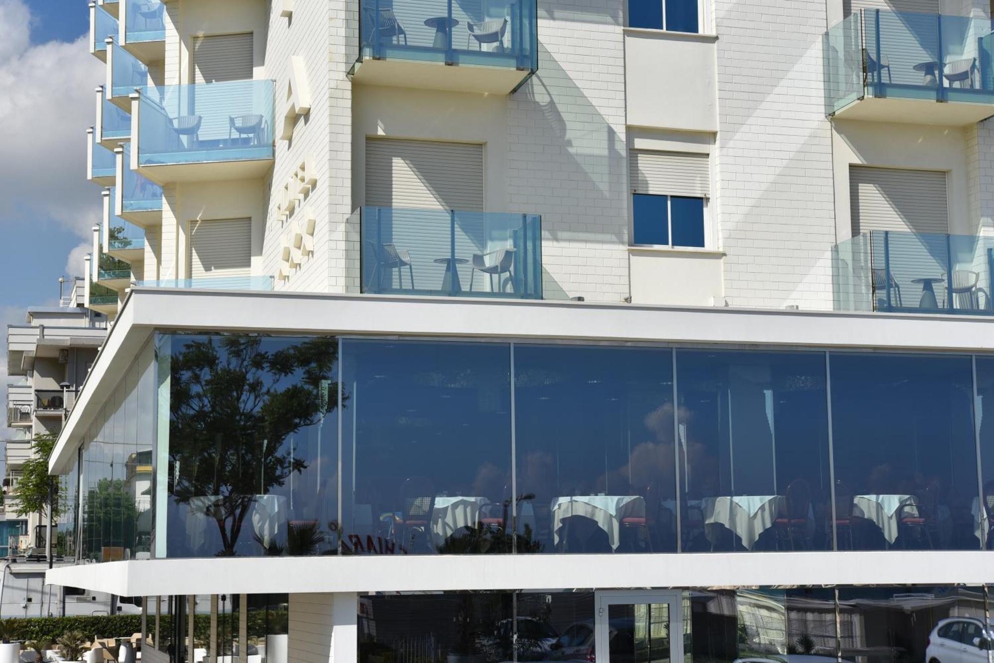 Hotel Regina Fronte Mare 里米尼 外观 照片