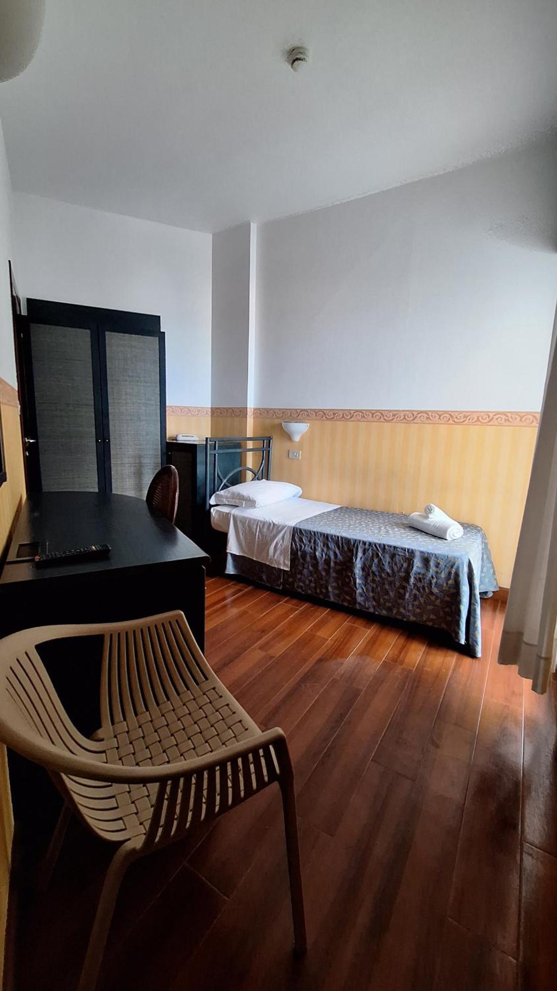 Hotel Regina Fronte Mare 里米尼 外观 照片