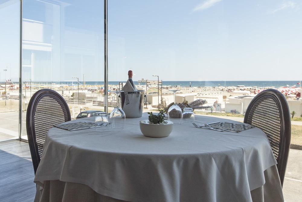 Hotel Regina Fronte Mare 里米尼 外观 照片