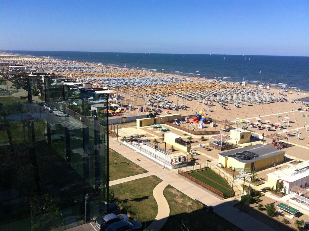 Hotel Regina Fronte Mare 里米尼 外观 照片