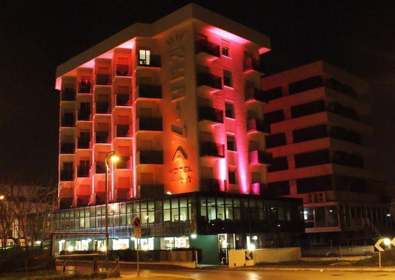 Hotel Regina Fronte Mare 里米尼 外观 照片